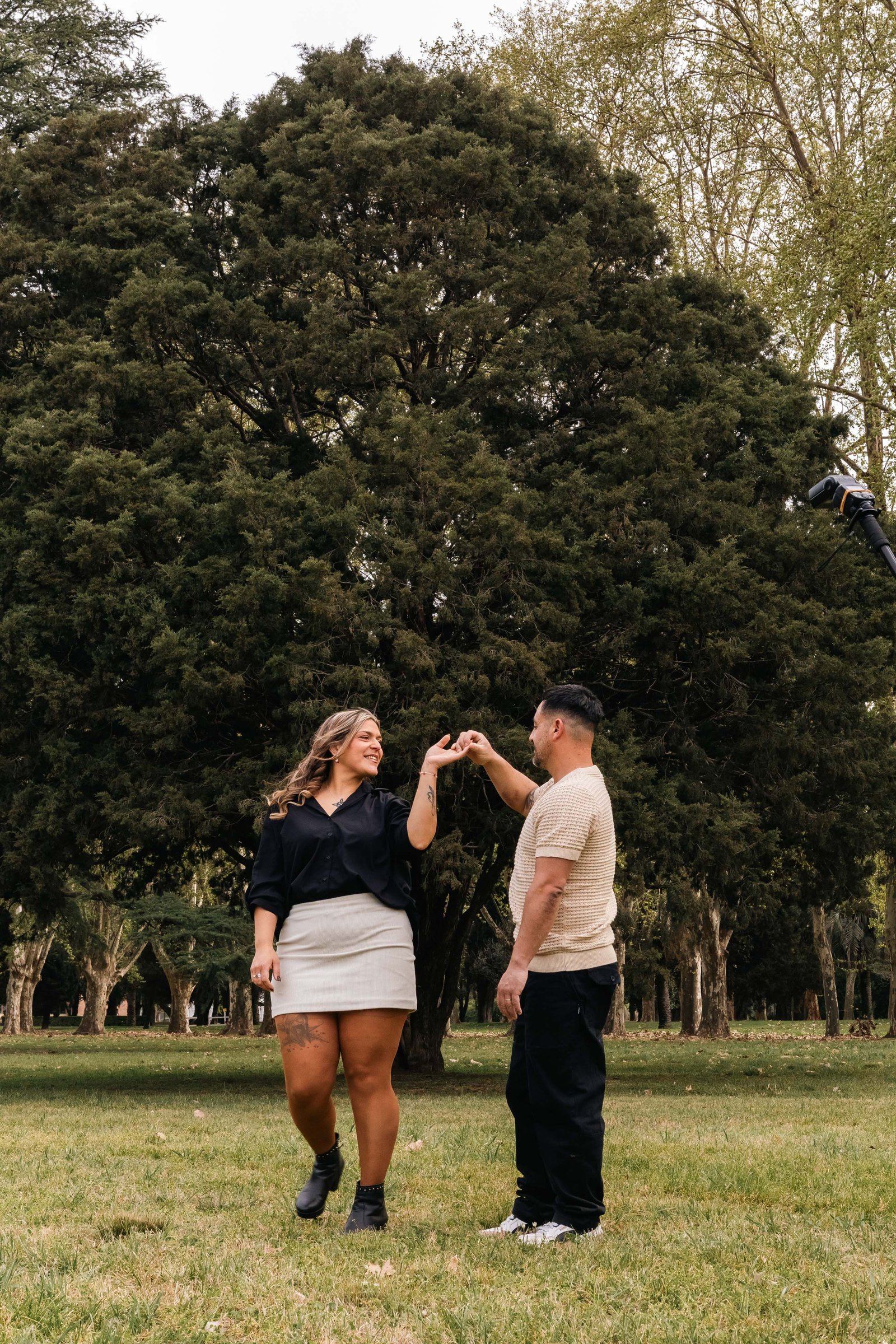 Clara y Marcos · Book de novios · Parque Villarino, Zavalla · fotografía 2