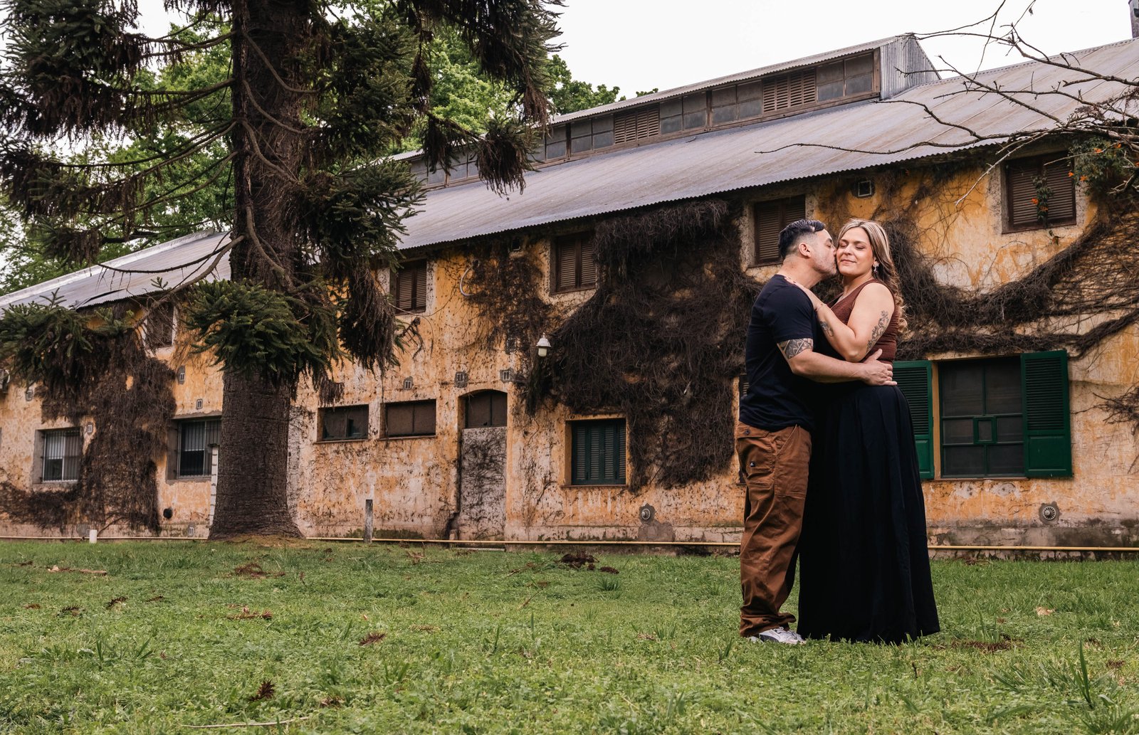 Clara y Marcos · Book de novios · Parque Villarino, Zavalla · fotografía 10