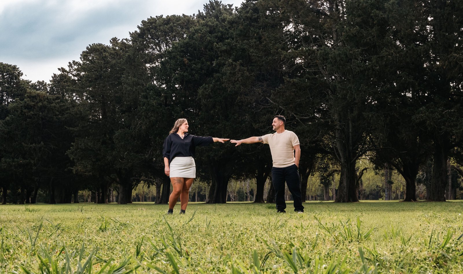 Clara y Marcos · Book de novios · Parque Villarino, Zavalla · fotografía 1